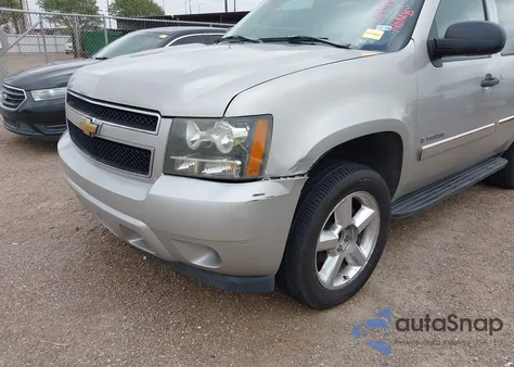 2007 Chevrolet Tahoe Ls z USA, uszkodzony, nr VIN 1GNFC130X7R350851
